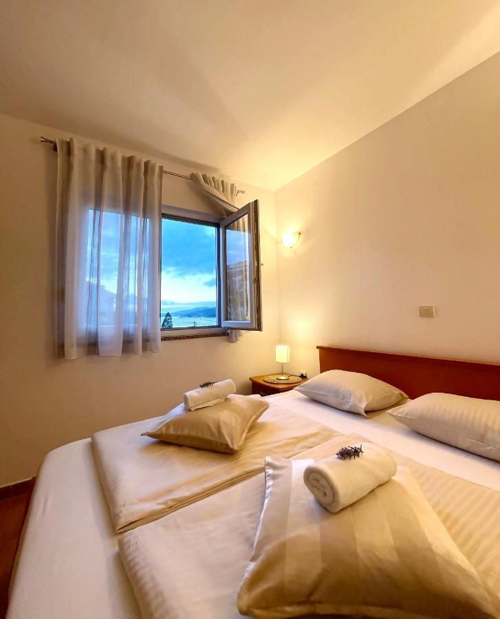Apartments Stina セゲット・ヴラニツァ エクステリア 写真