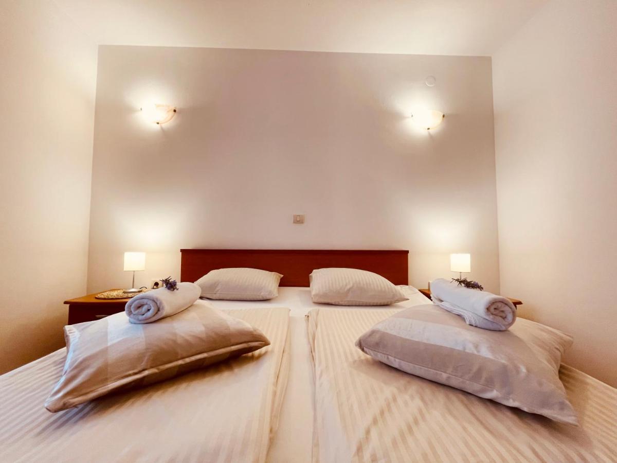 Apartments Stina セゲット・ヴラニツァ エクステリア 写真