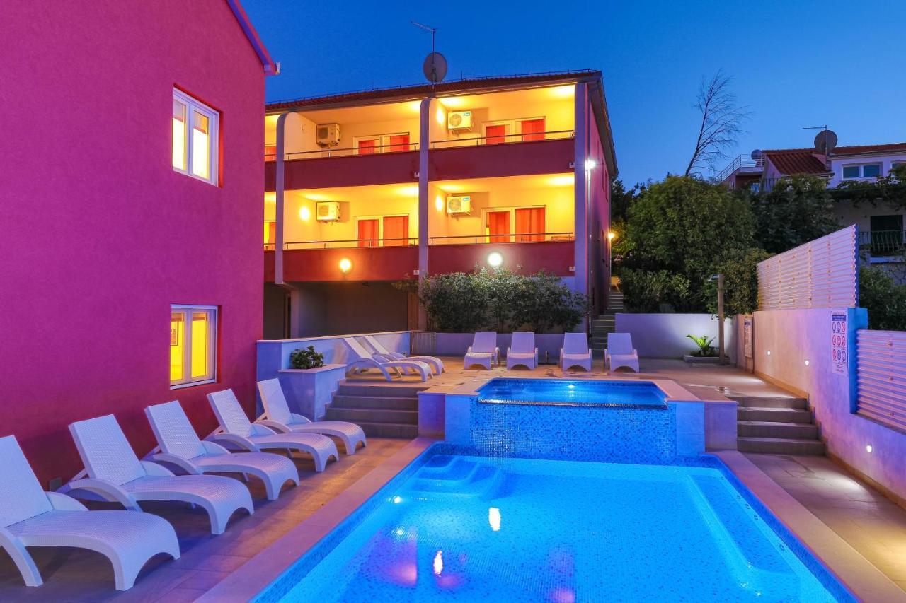 Apartments Stina セゲット・ヴラニツァ エクステリア 写真
